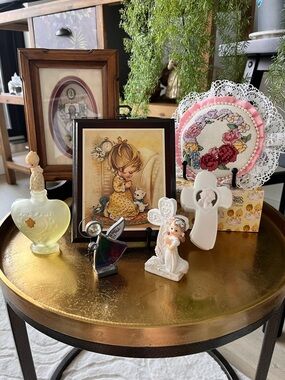 Vintage Cottage Bundle: Precious Moments, Holly Hobby et al